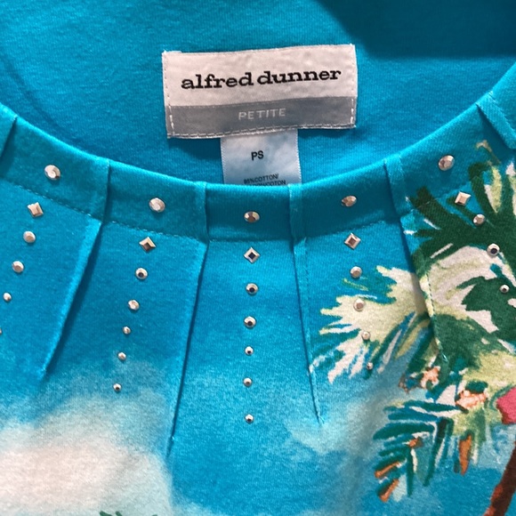 NWT-SALE-FINAL SALE-Alfred Dunner palm tree top - Picture 2 of 6